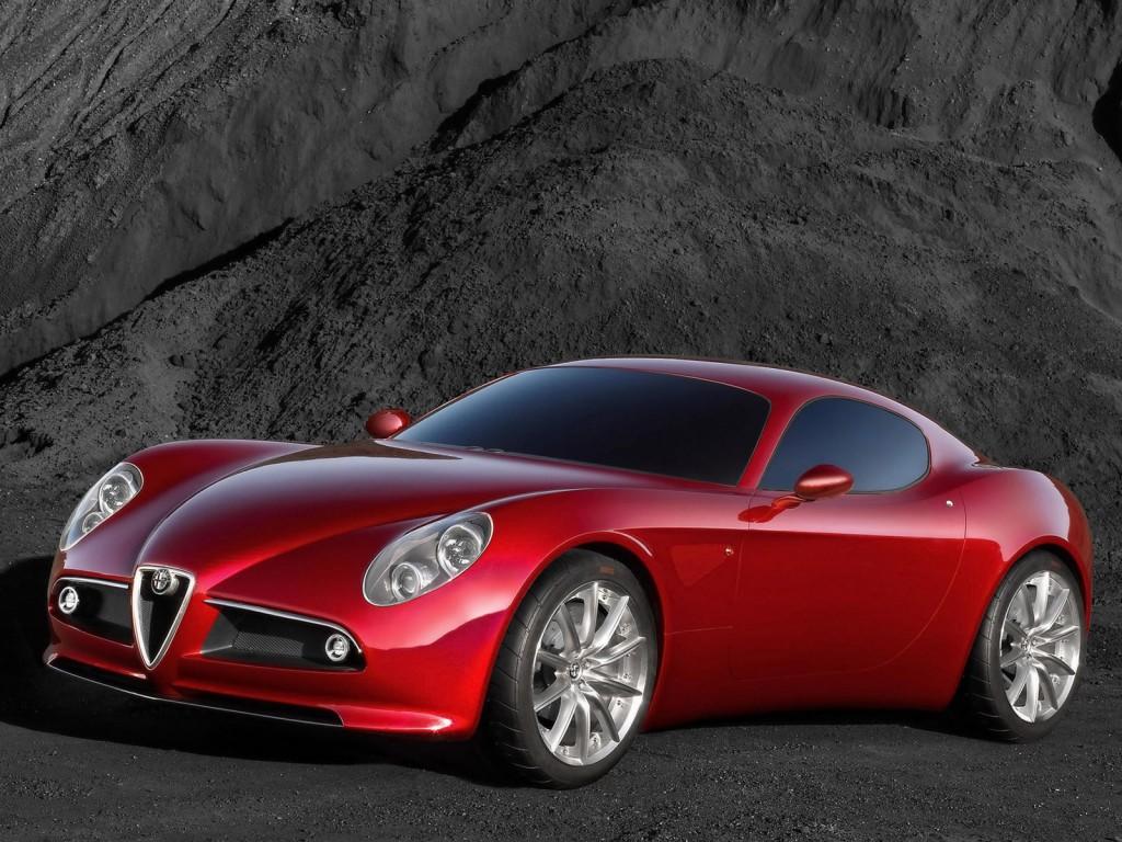 обои Alfa Romeo 8C Competizione 2007–08 боком у горы фото