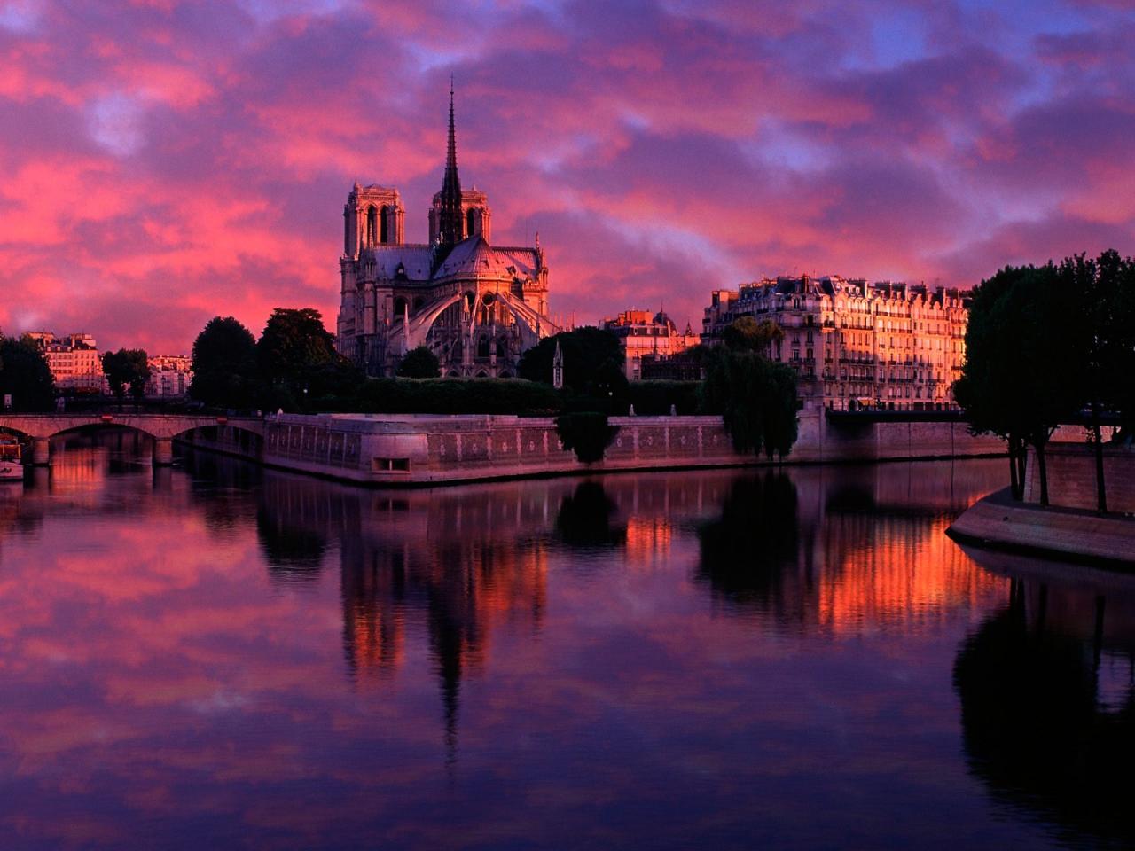 обои Notre Dame at Sunrise, Paris, France фото