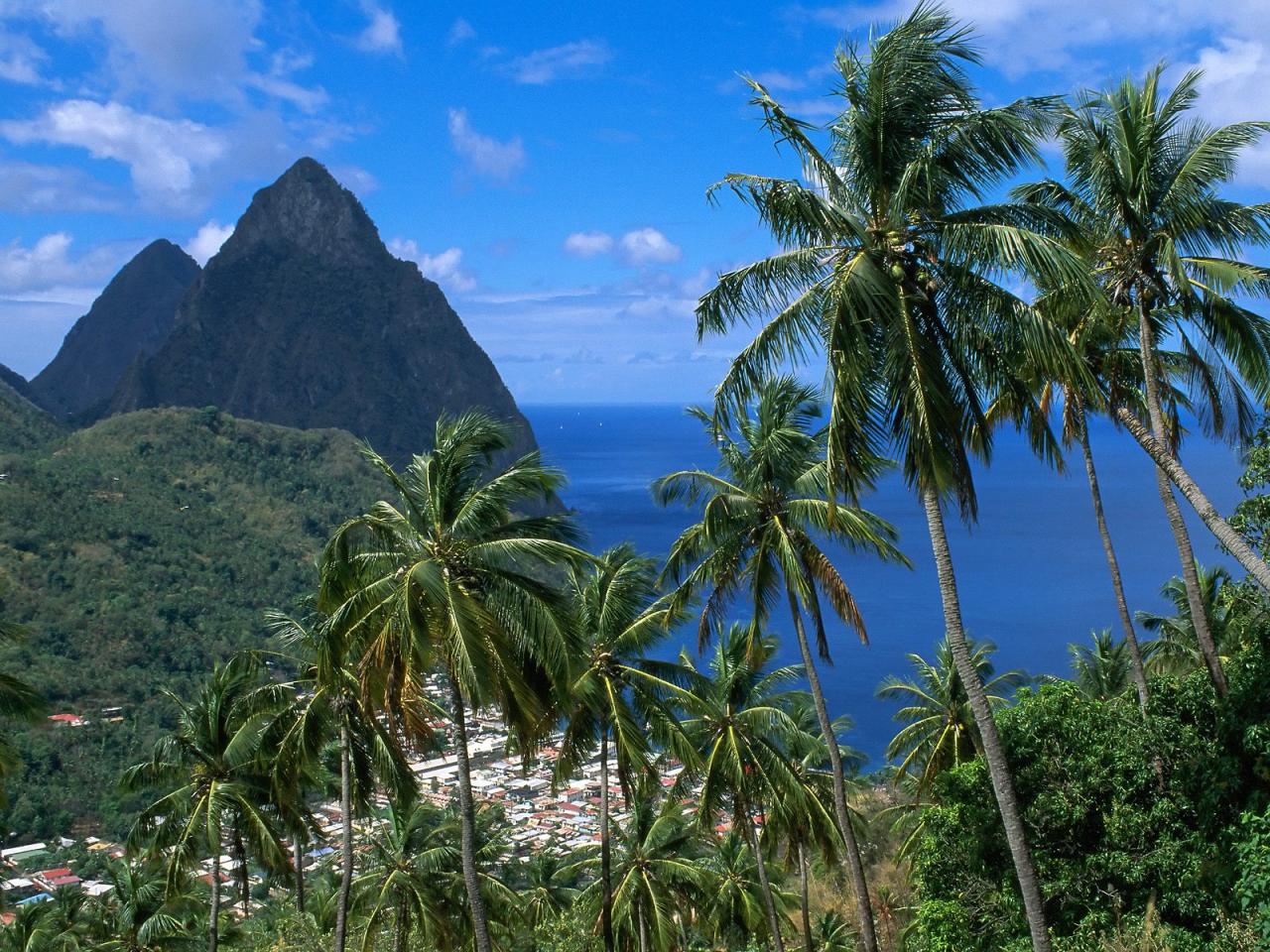 обои Soufriere and the Pitons, St. Lucia, West Indies фото