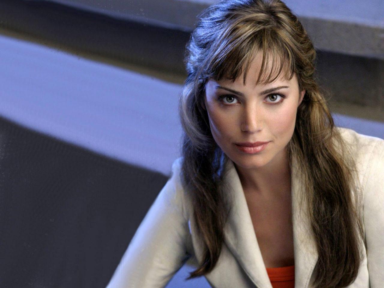 обои Erica durance white jaket фото