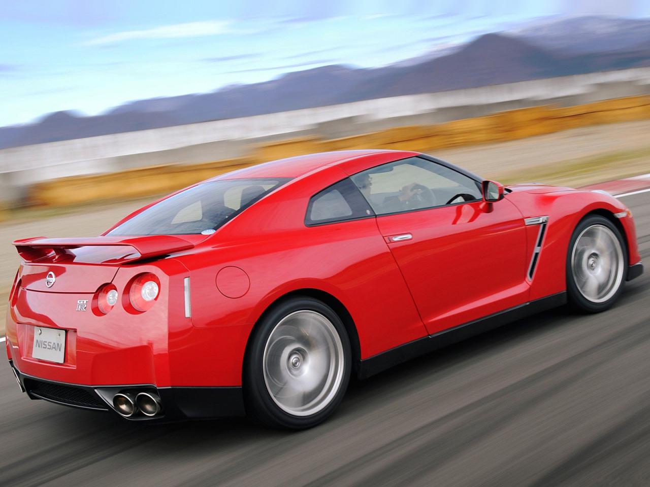 обои Nissan GT-R 2008 фото