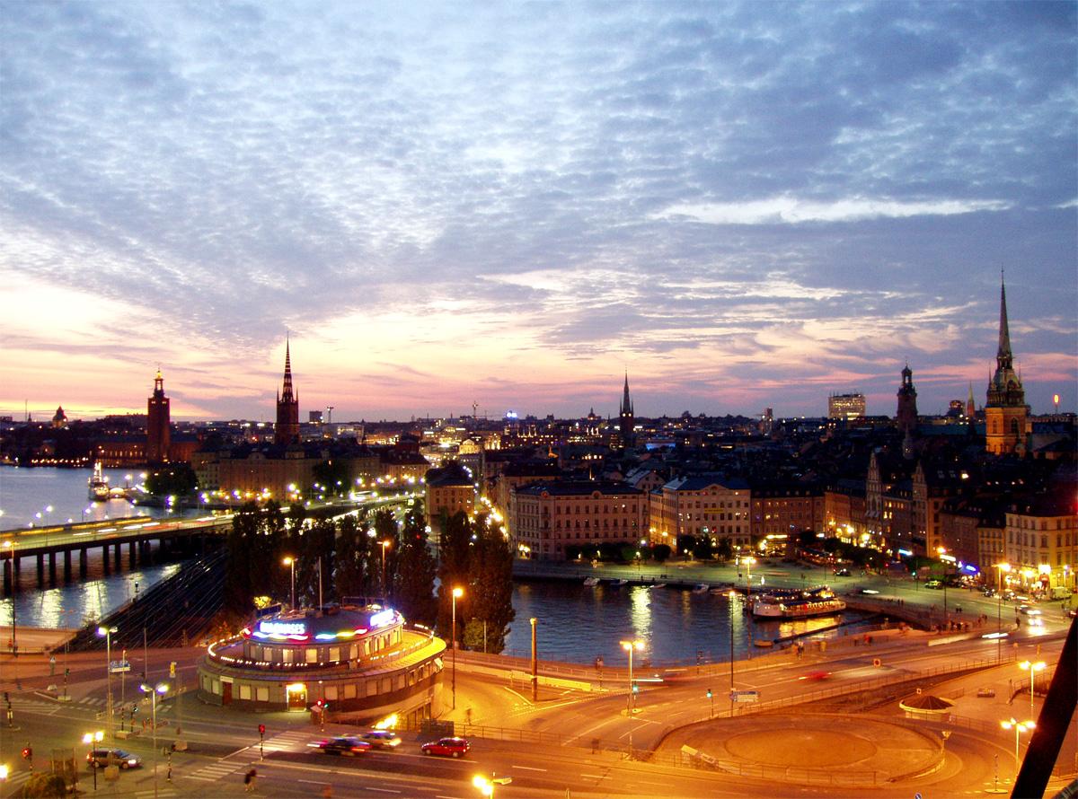 обои Gamlastan from katarinahissen stockholm фото