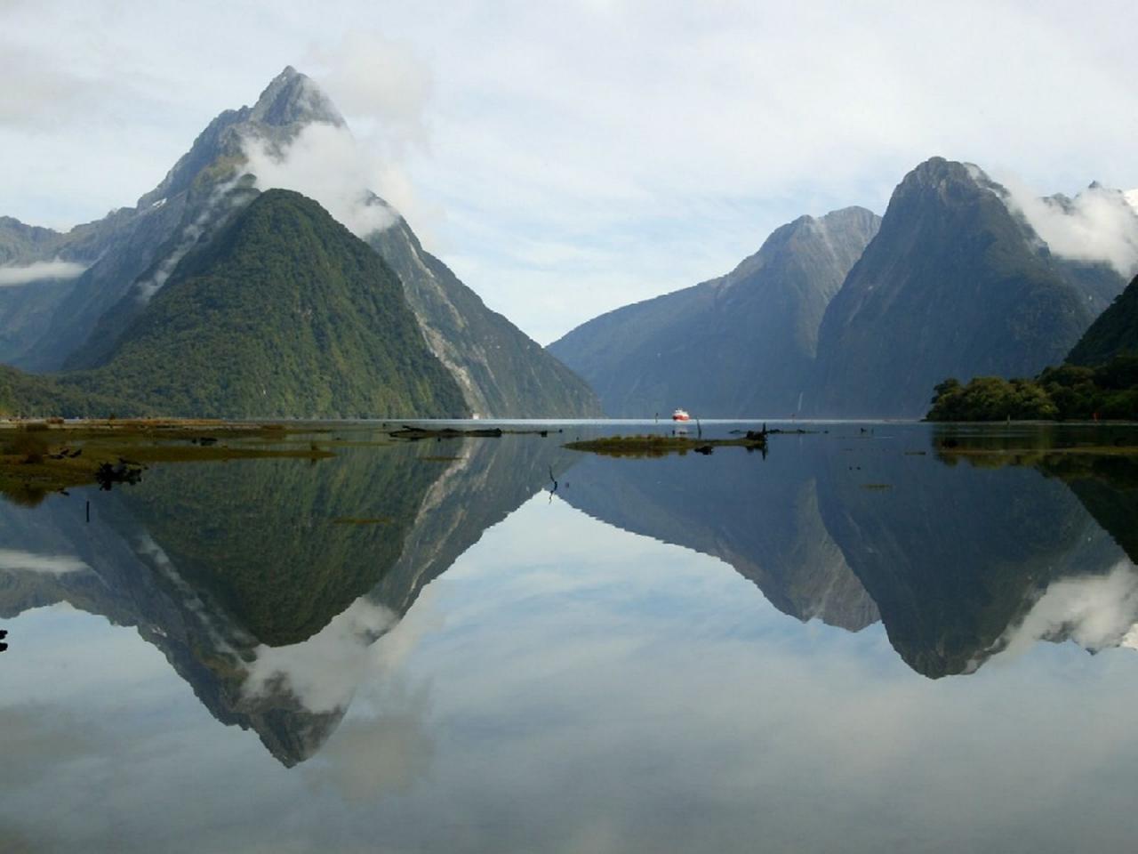 обои Mitre Peak Milford Sound New Zealand фото