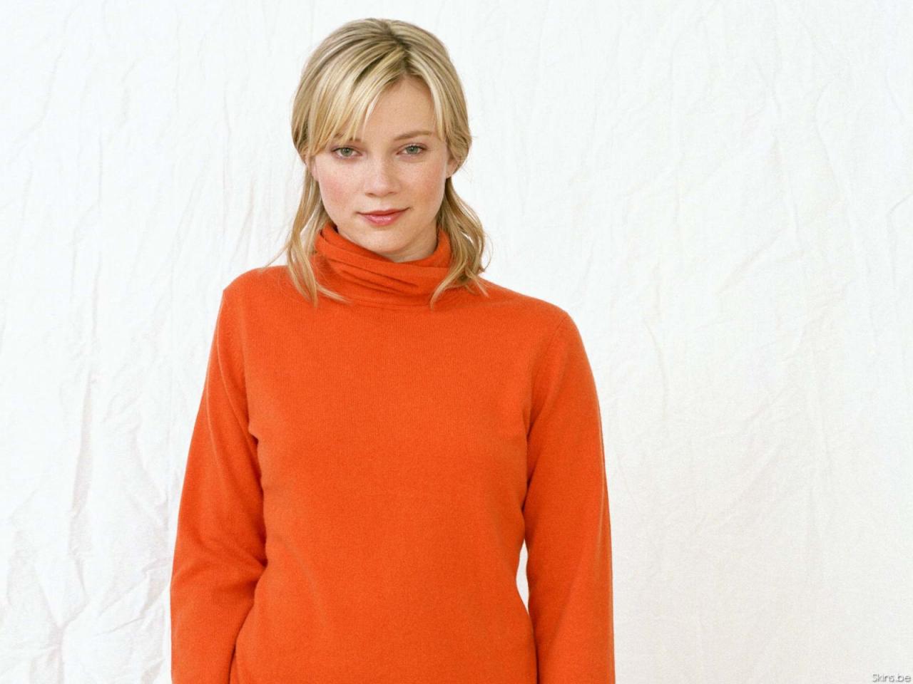 обои Amy Smart orange style фото