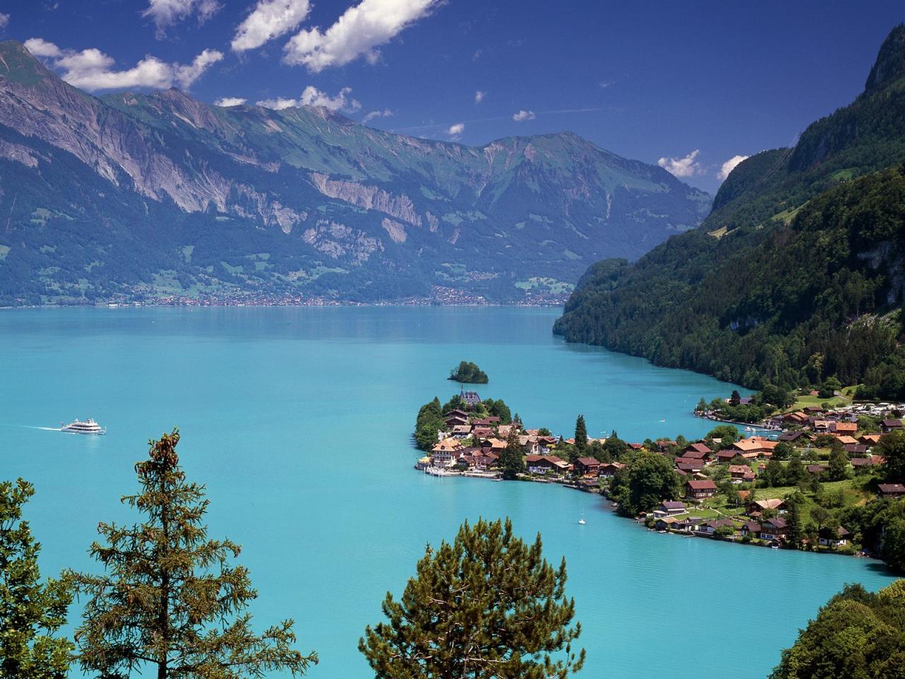 обои Lake Brienz, Iseltwald, Switzerland фото