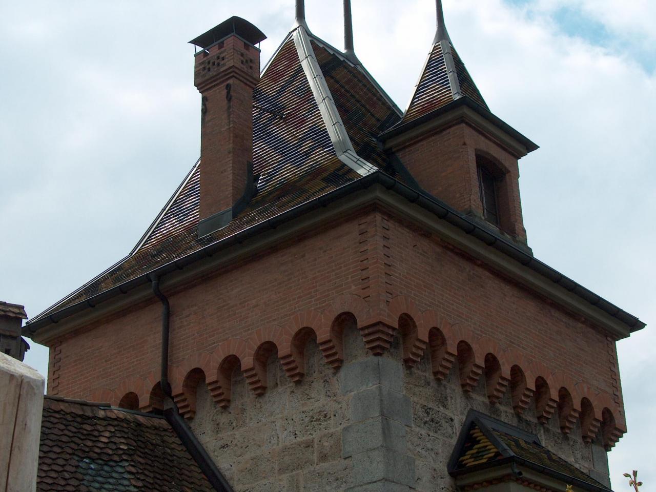 обои Oberhofen Castle, Lake Thun, Switzerland фото