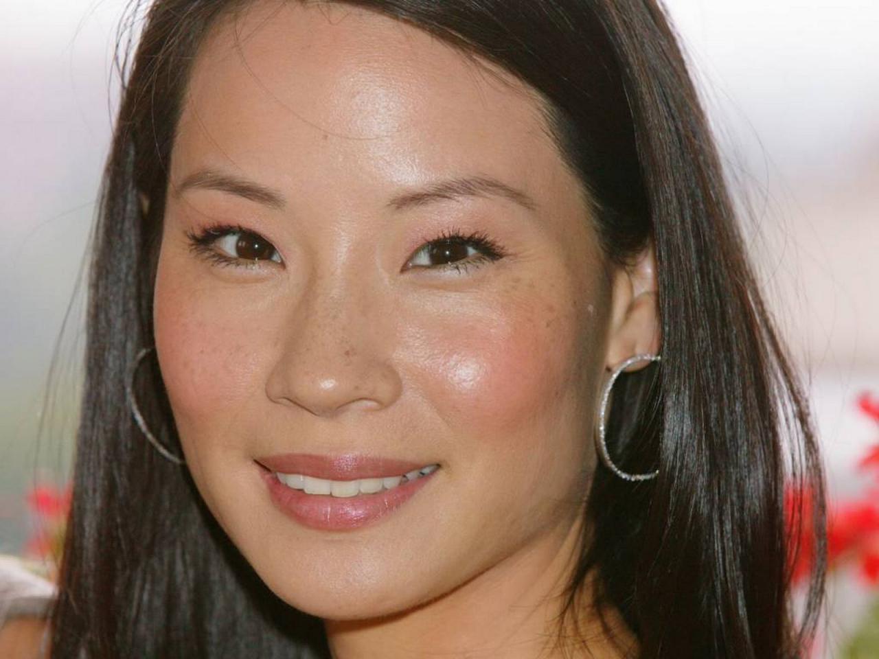 обои Lucy Liu big face фото