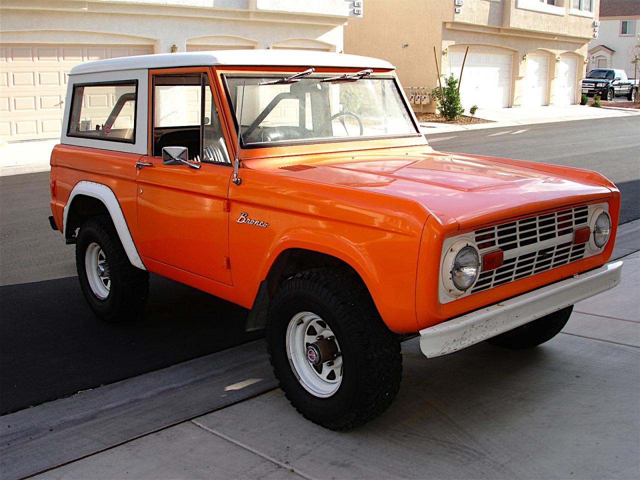 обои Ford Bronco 1977 фото