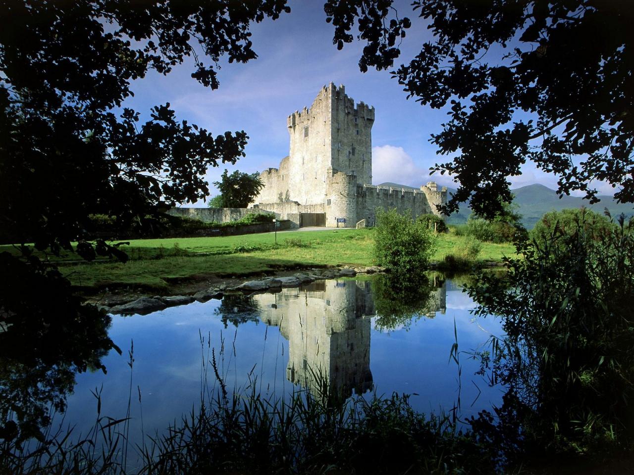 обои Ross Castle, Killarney National Park, Ireland фото