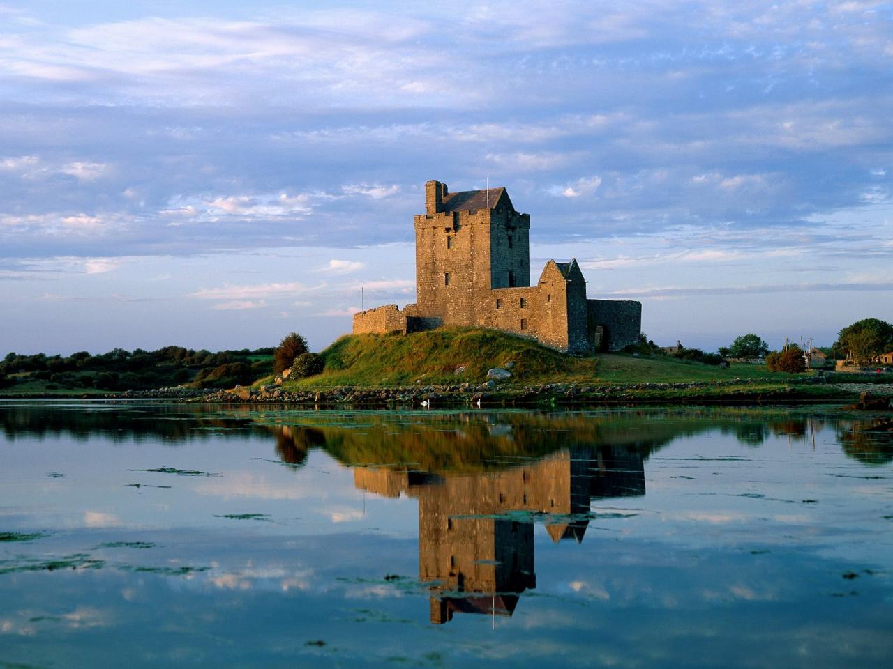 обои Dunguaire Castle, Kinvara, County Clare, Ireland фото