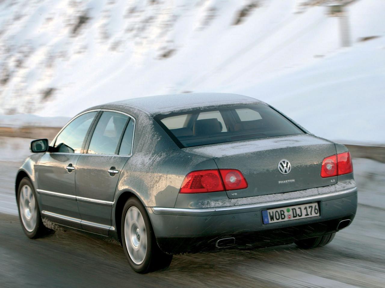 обои Volkswagen Phaeton в снегу фото