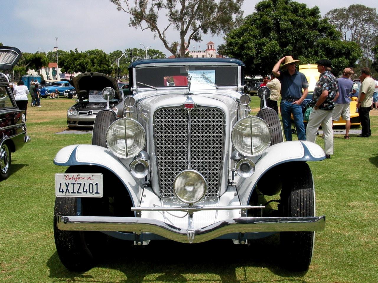 обои 1932 Auburn 12 160 Phaeton White FV фото