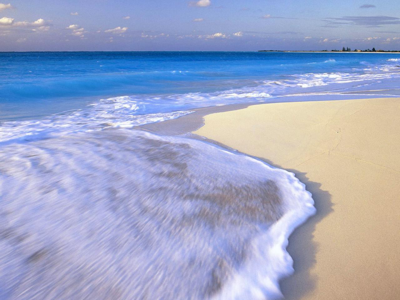 обои Синее море, желтый песок фото