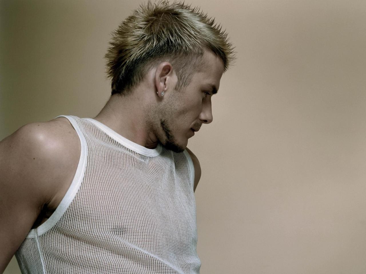 обои David Beckham в белой майке фото
