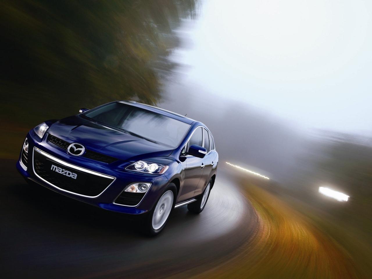 обои Mazda CX-7 в движении фото