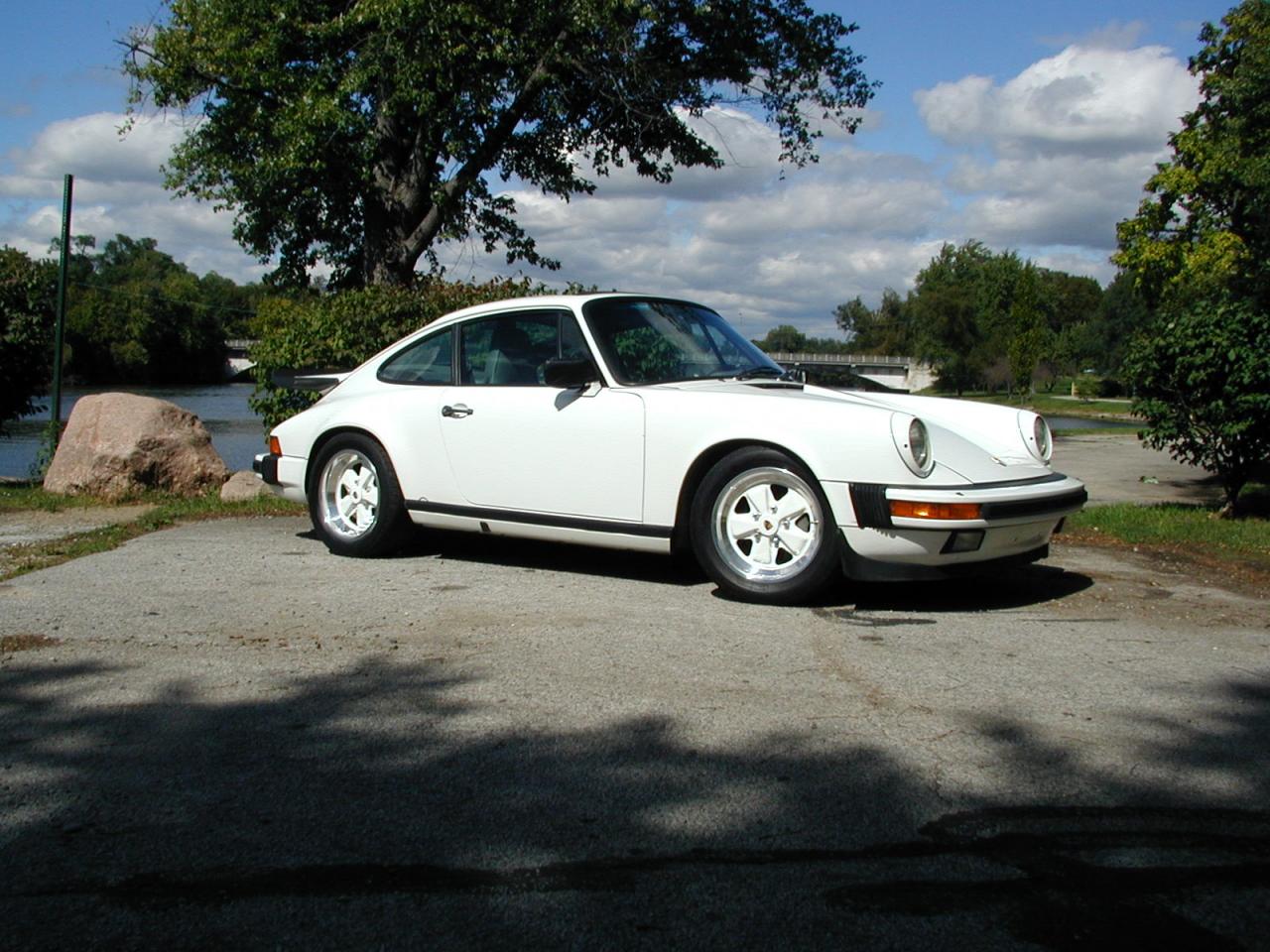 обои 1986 Porsche 911 Carrera фото