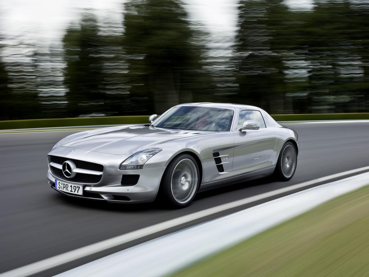 обои 2011 Mercedes Benz SLS AMG фото