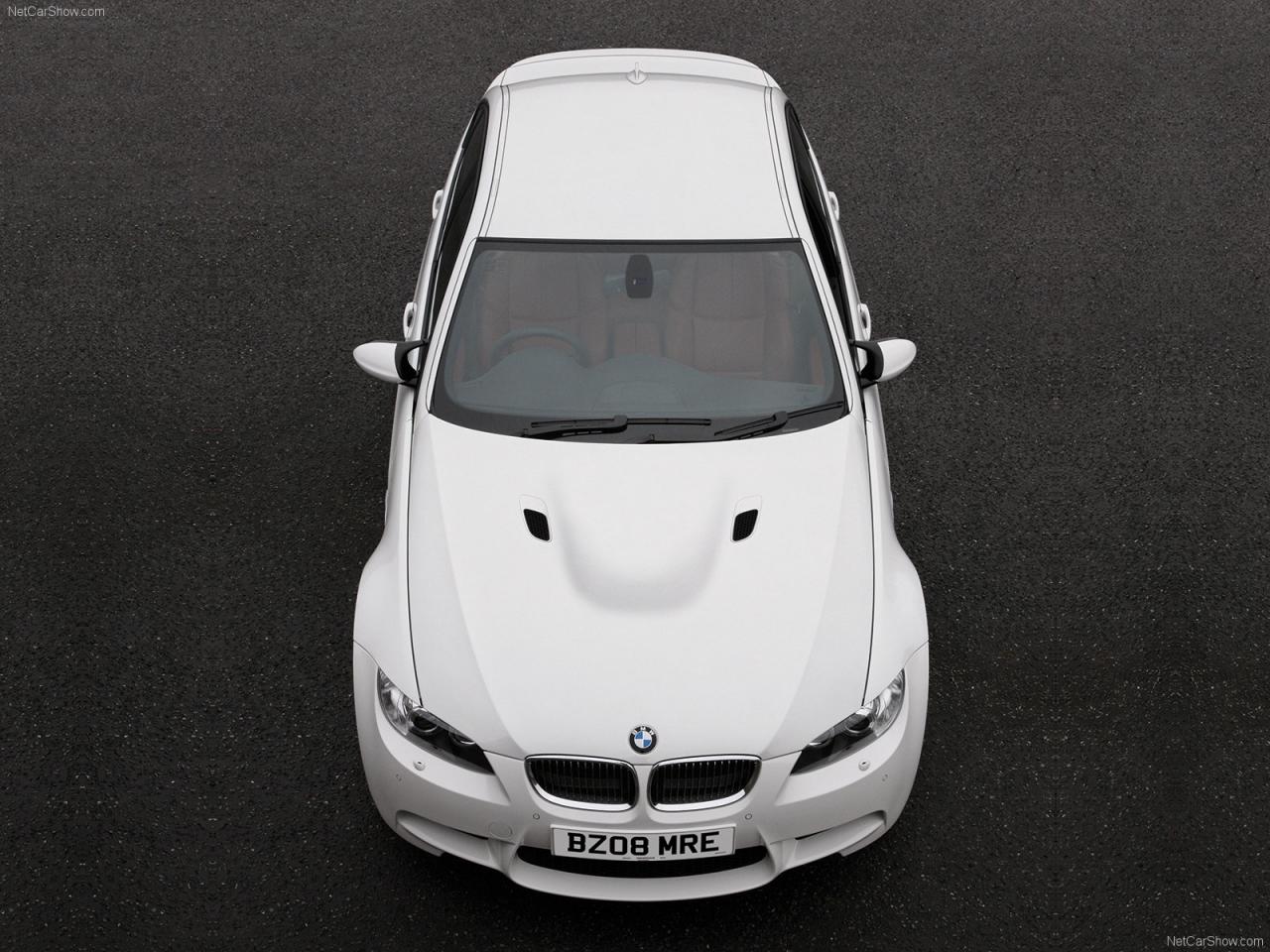 обои BMW-M3 Saloon UK Version фото