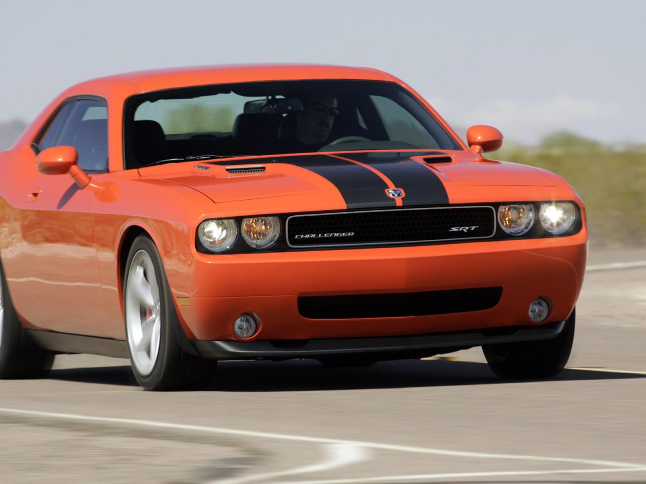 обои Dodge Challenger SRT8 спортивный фото