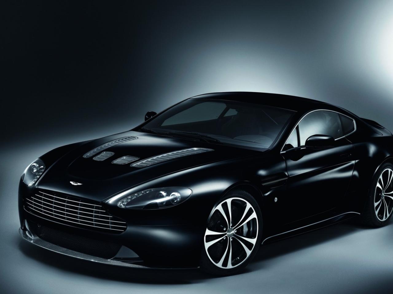 обои Black Aston Martin фото