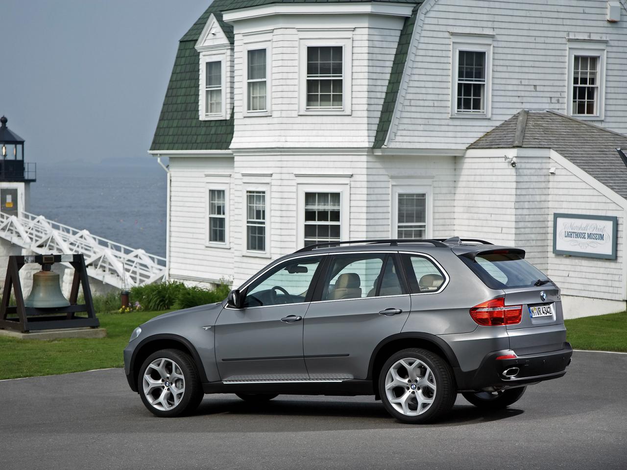 обои Отличный в управлении BMW X5 фото