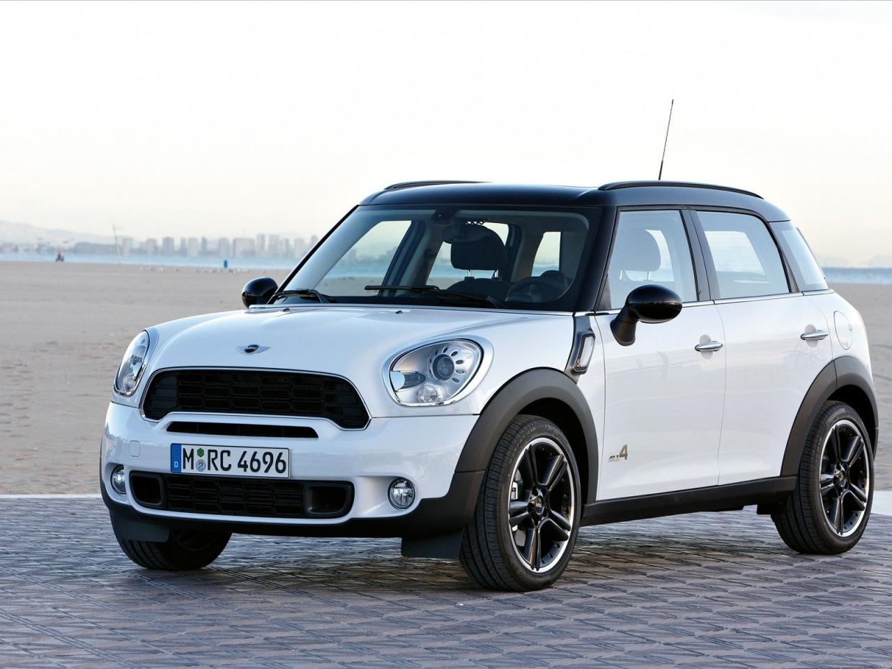 обои Mini Countryman 2011  на пляже фото