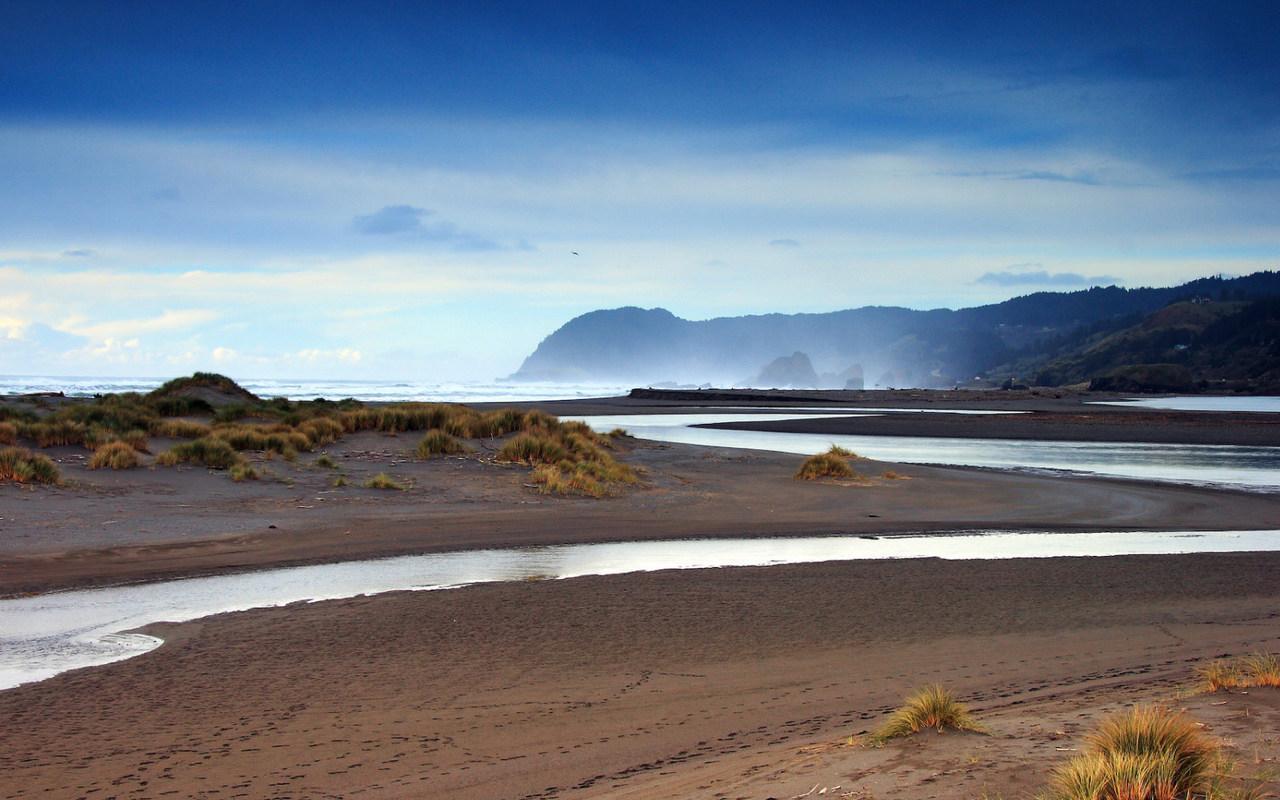 обои Водоём в горах фото