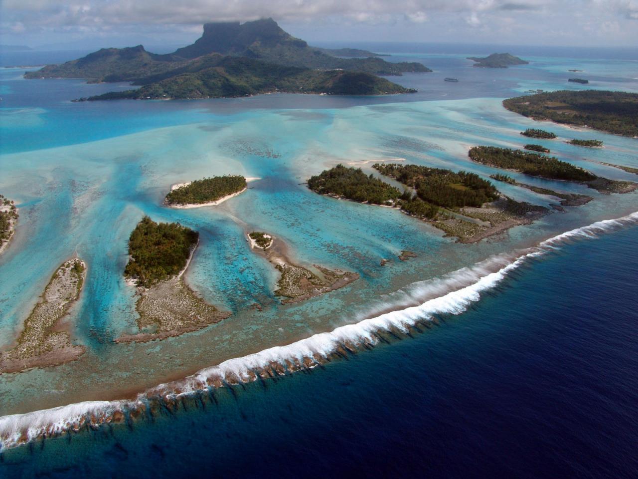 обои Маленькие островки у острова фото