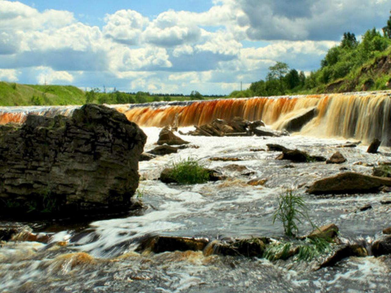 обои Неспокойная жизнь водопада фото