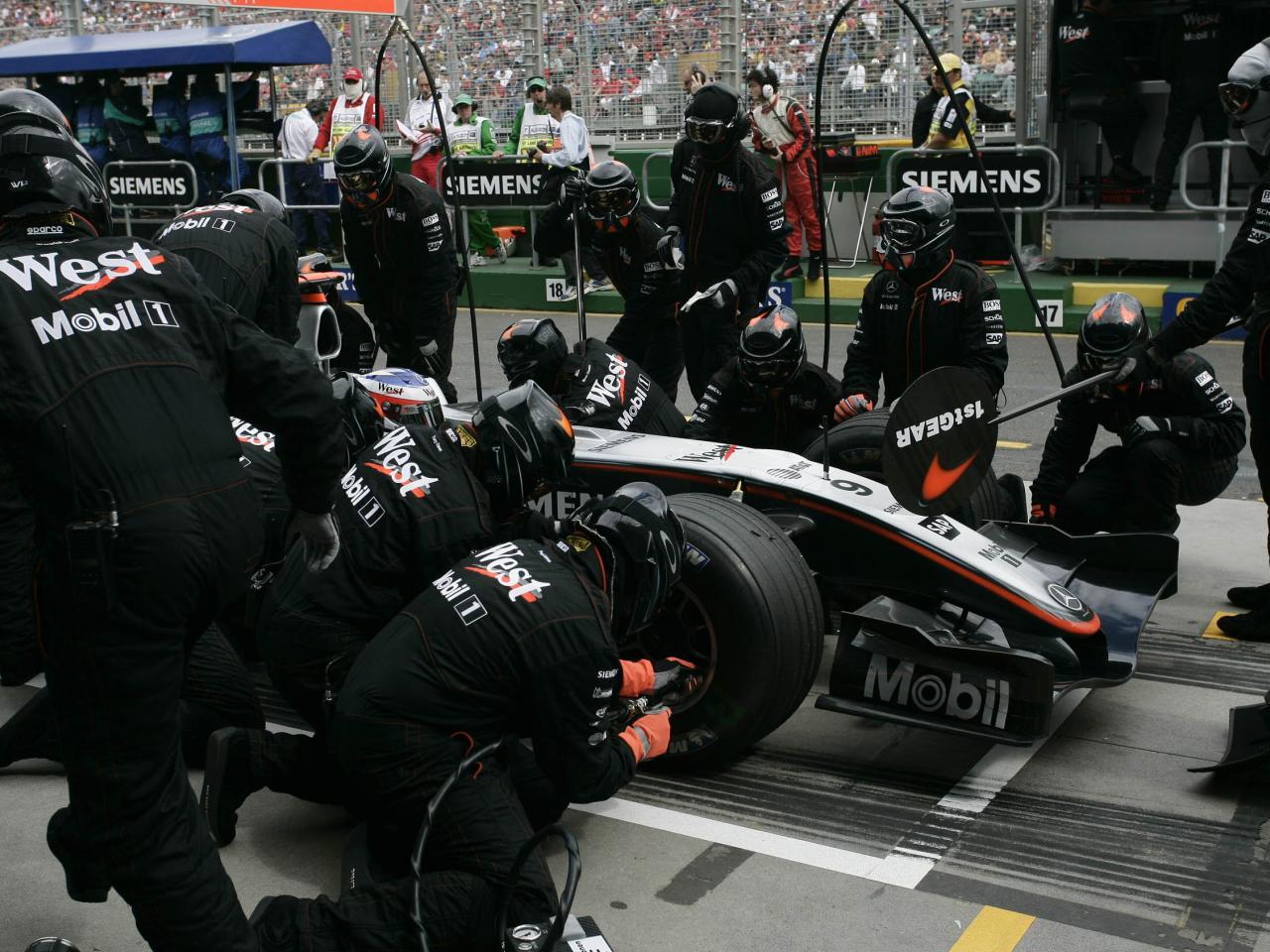 обои 2005 australie mclaren raikkonen фото