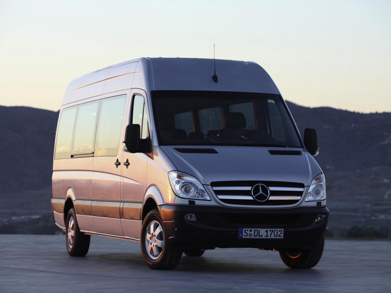 обои Mercedes-Benz Sprinter вид спереди фото