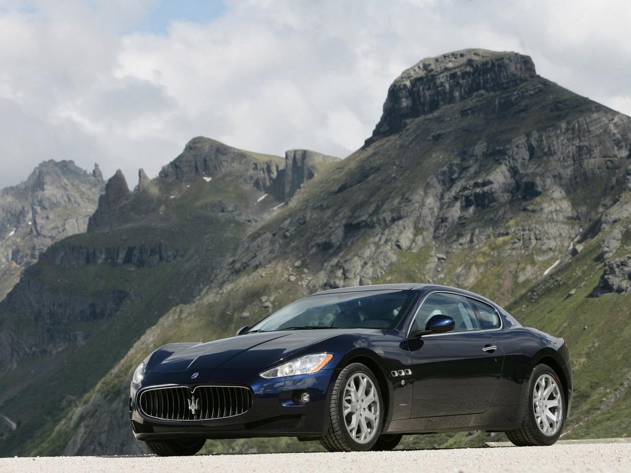 обои Maserati granturismo coupe в горах фото