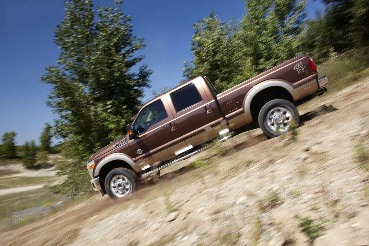 обои Ford Super Duty спуск с горки фото