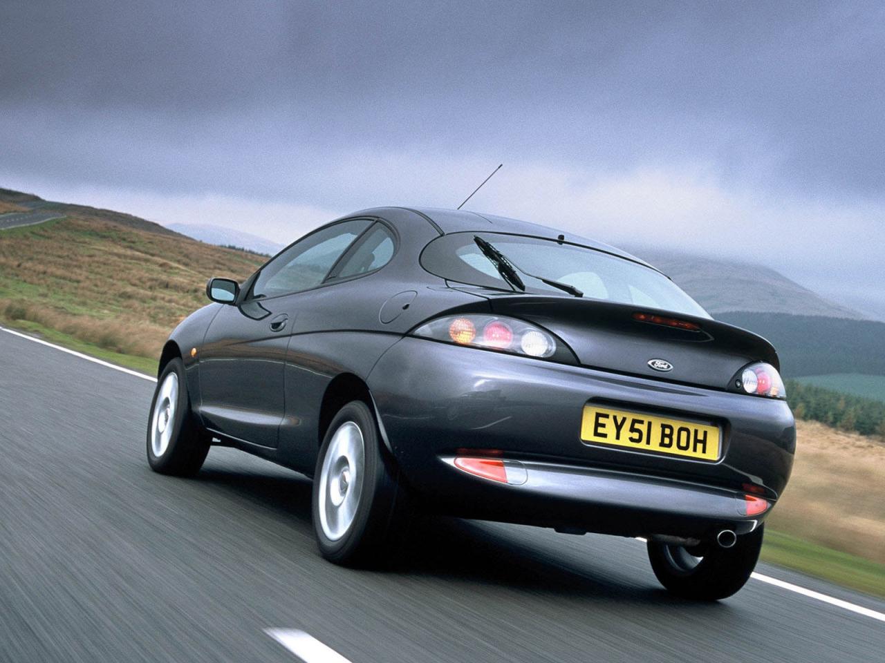 обои Ford Puma сзади на дороге фото