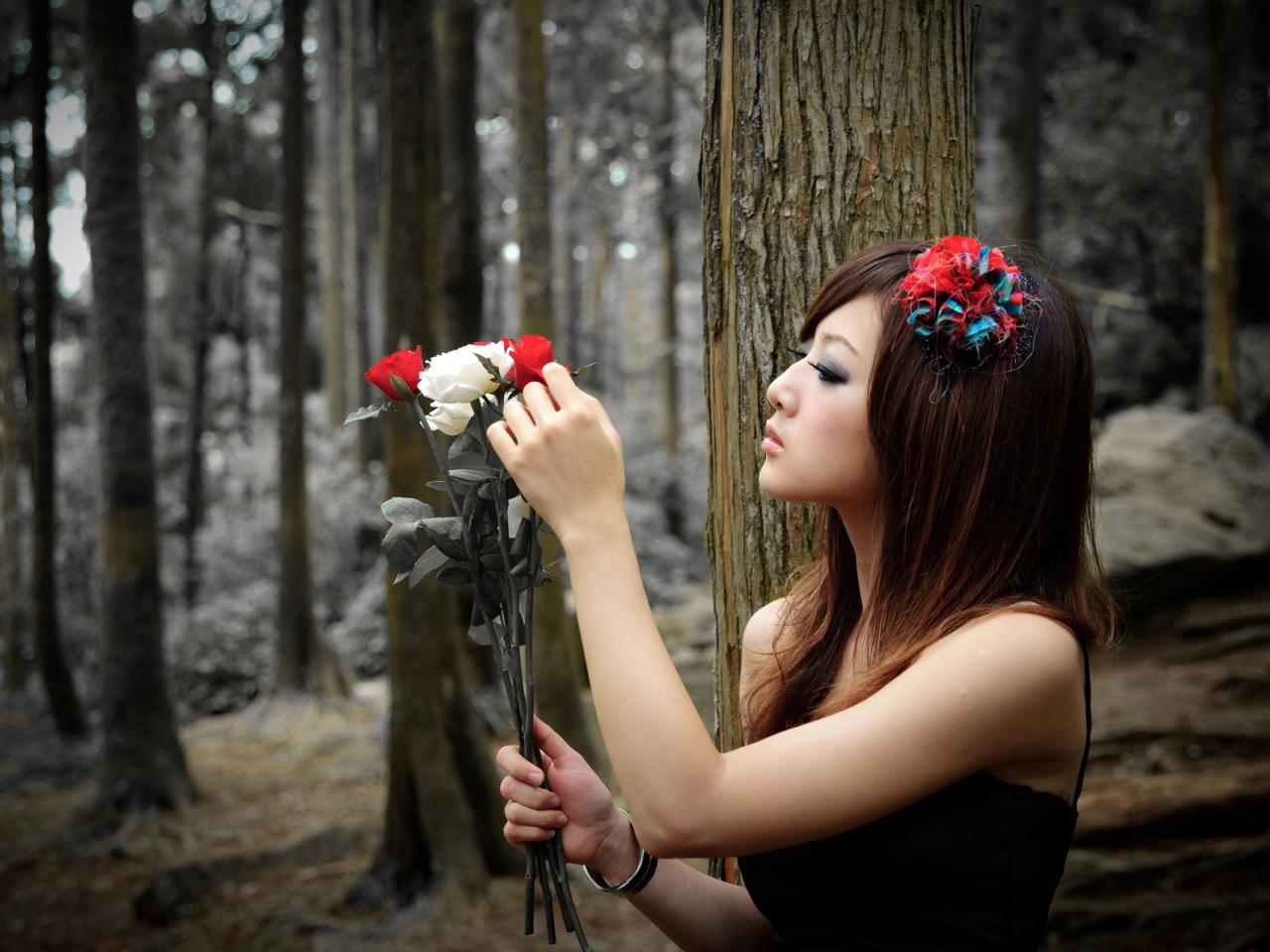обои Девушка разбирает розы тайвань фото