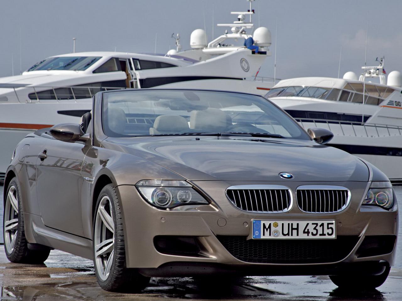 обои BMW M6 cabrio вид на фоне катера фото