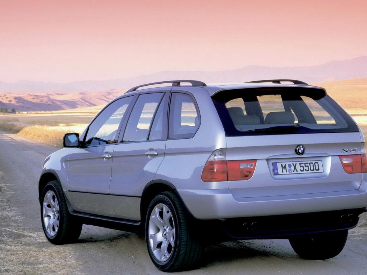обои BMW X5 вид с разворота фото
