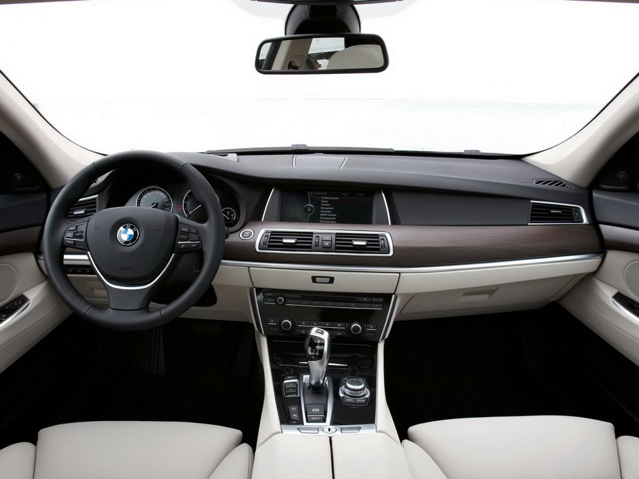 обои BMW_5_GT вид изнутри с другого плана фото