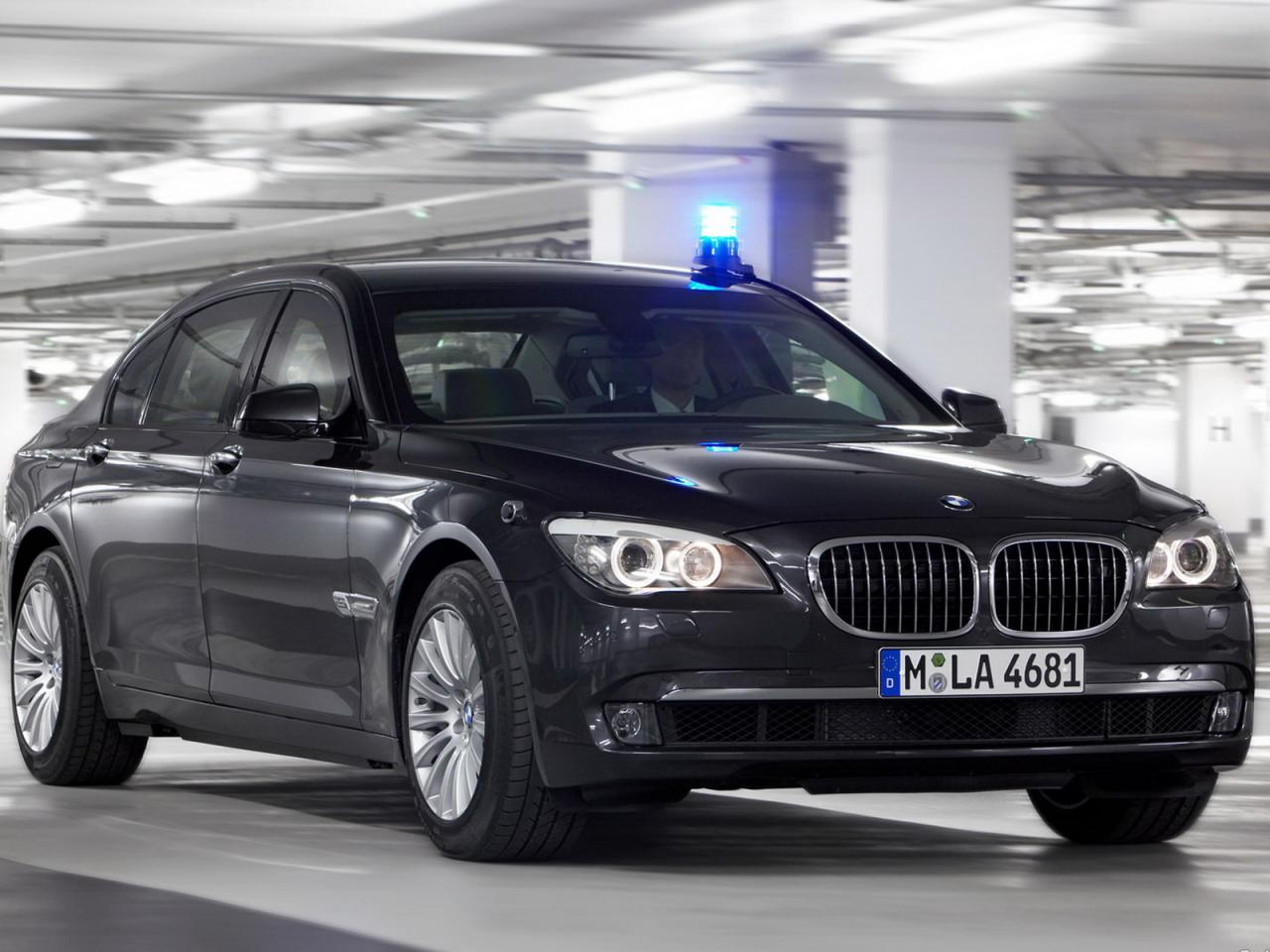 обои BMW_7-secure вид в салоне фото