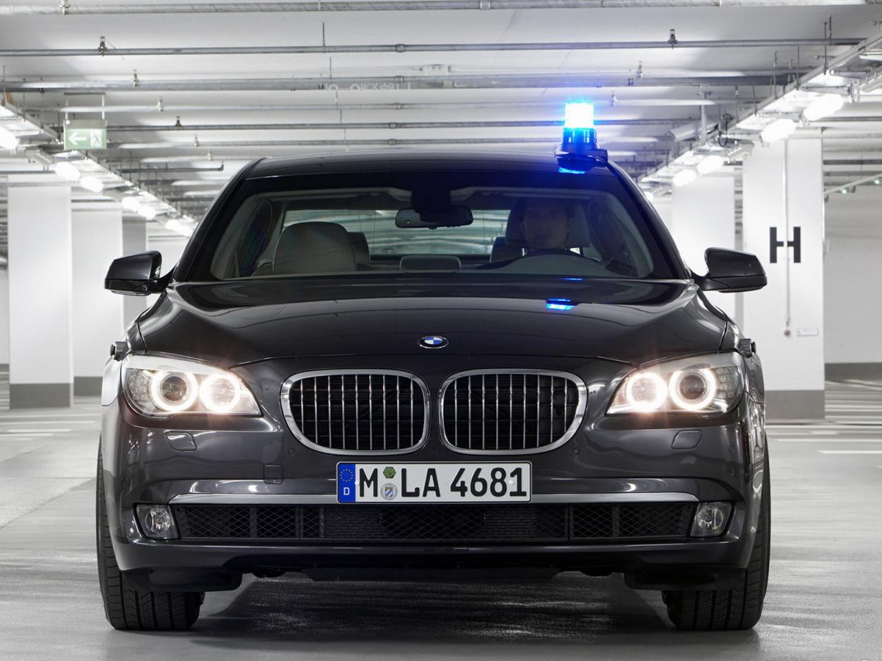 обои BMW_7-secure вид спереди_ фото