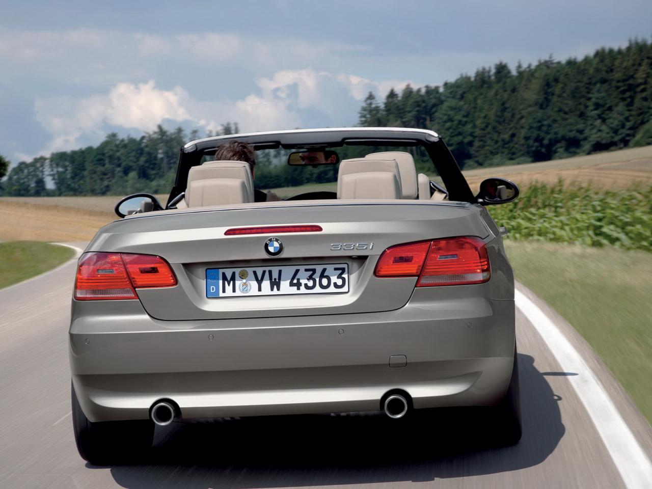 обои BMW_335i-cabrio вид сзади_ фото