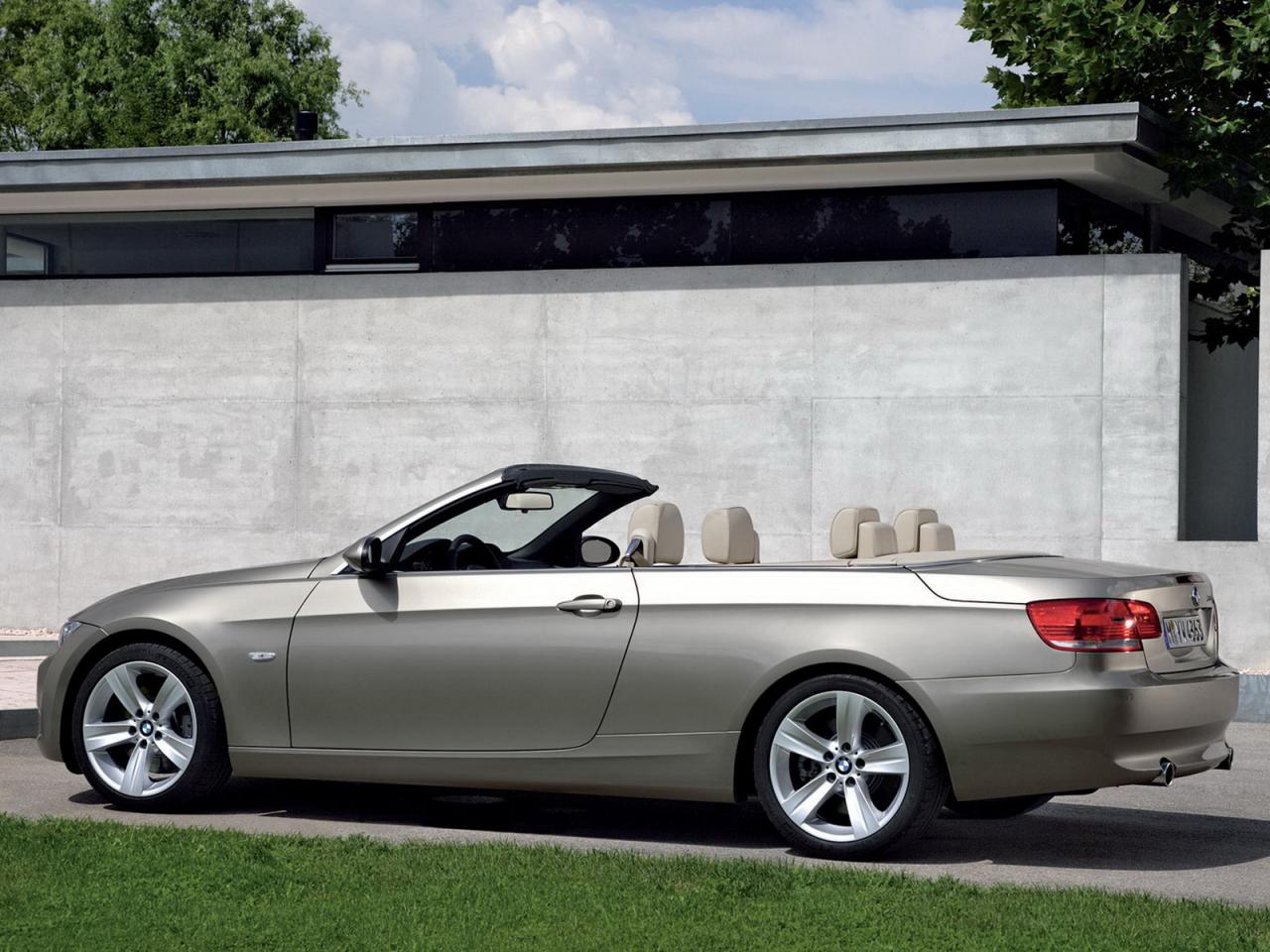 обои BMW_335i-cabrio вид со стороны фото