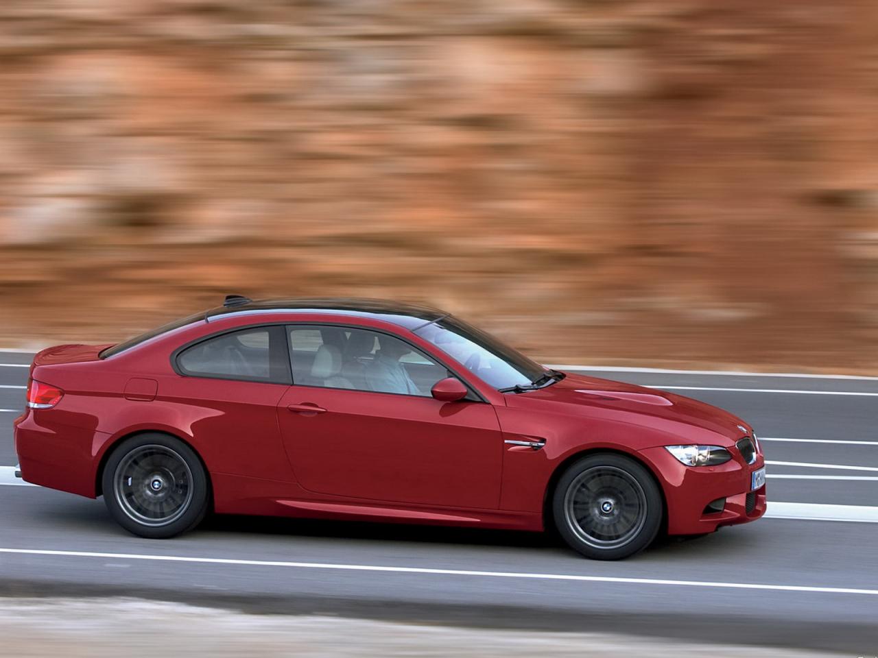 обои BMW_M3_вид в стиле скорости на шоссе фото