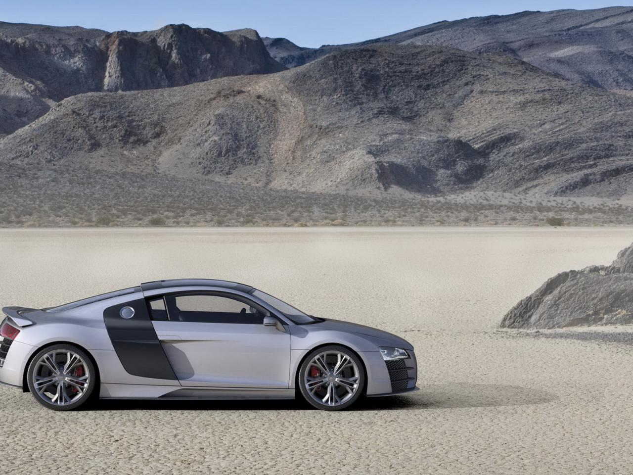 обои Audi R8V12TDI 2008 вид за городом под другим ракурсом фото