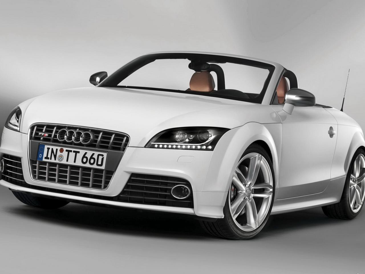 обои Audi TT S вид  на иллюстрированном фоне фото