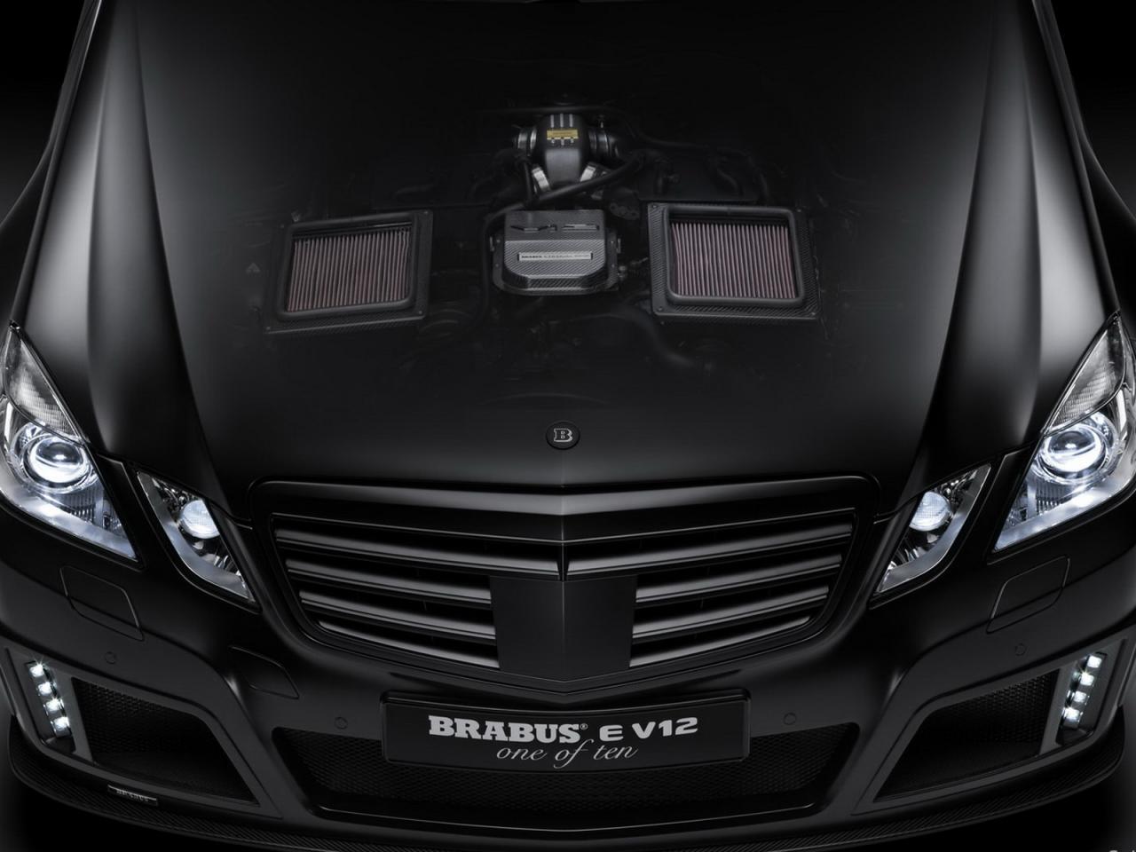 обои MB Brabus EV12  вид стороны двигателя фото