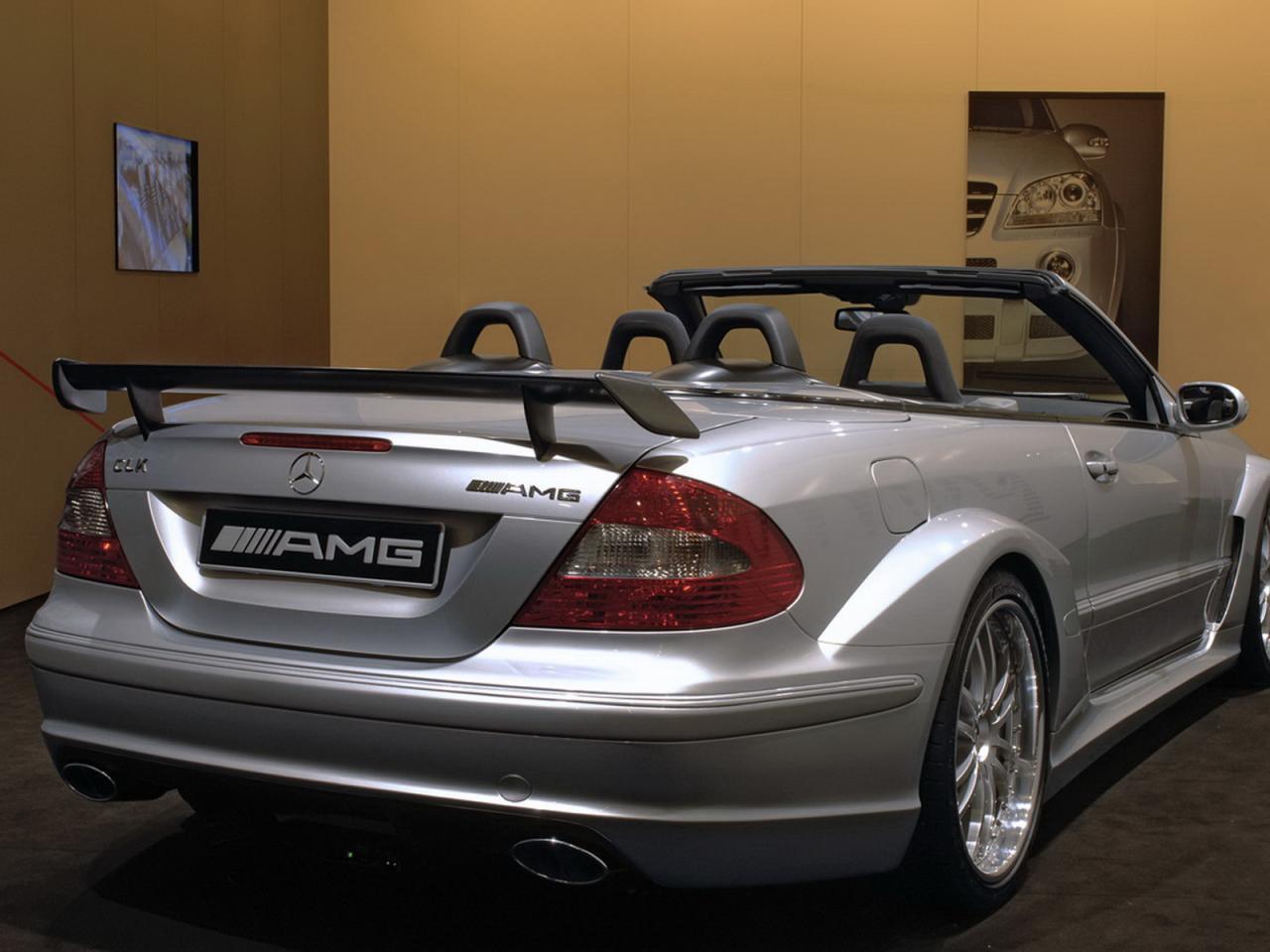 обои MB CLK AMG  вид с камеры со стороны споллера фото