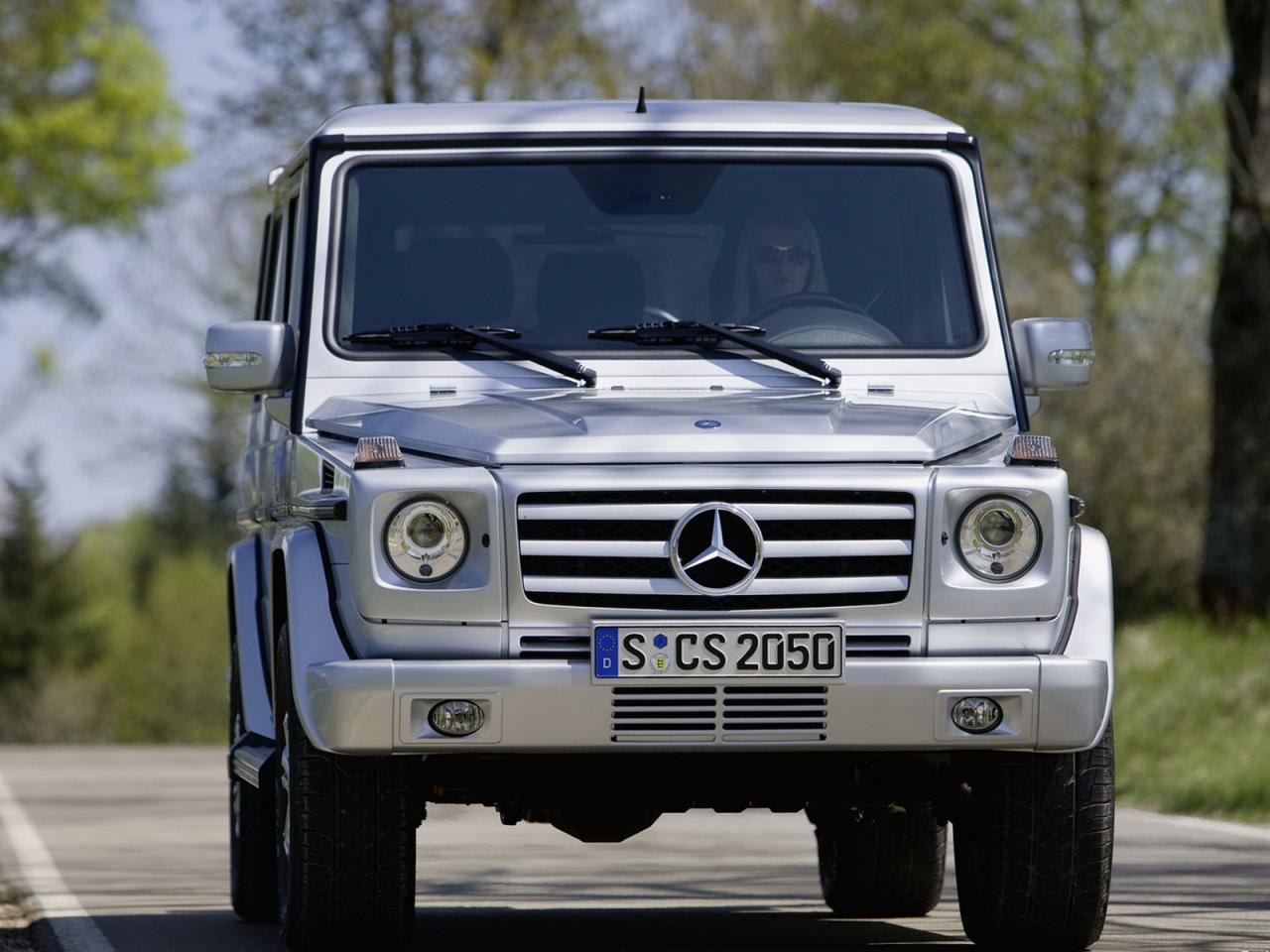 обои MB G Class   вид с камеры на фоне дороги фото