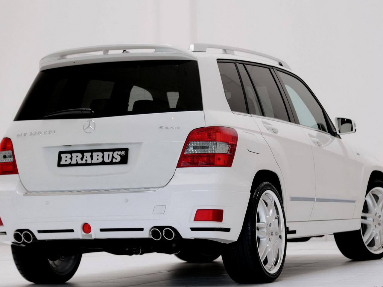 обои MB GLK brabus   вид с камеры с другого ракурса фото