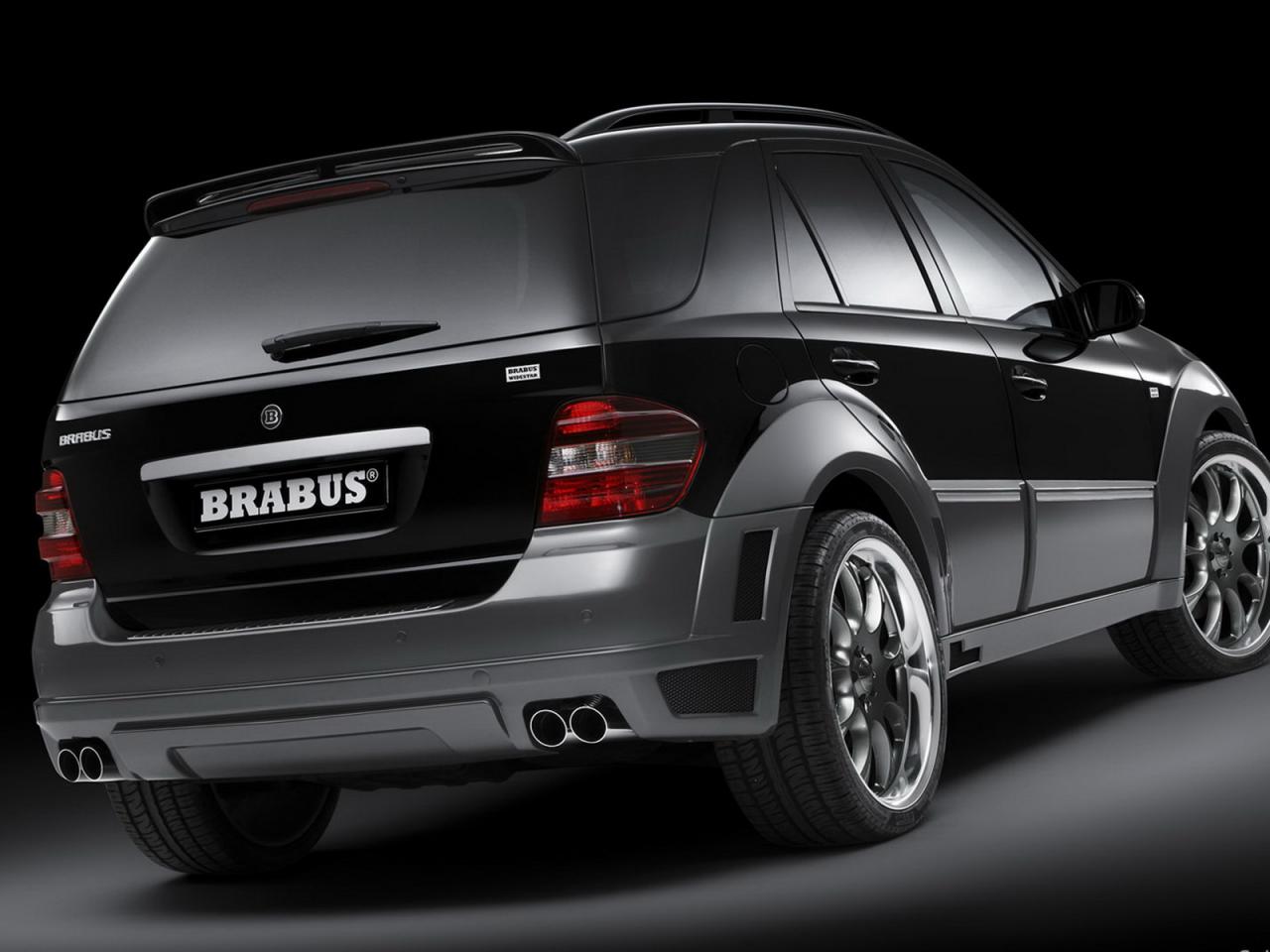 обои MB ML63 brabus  вид с камеры сзади фото